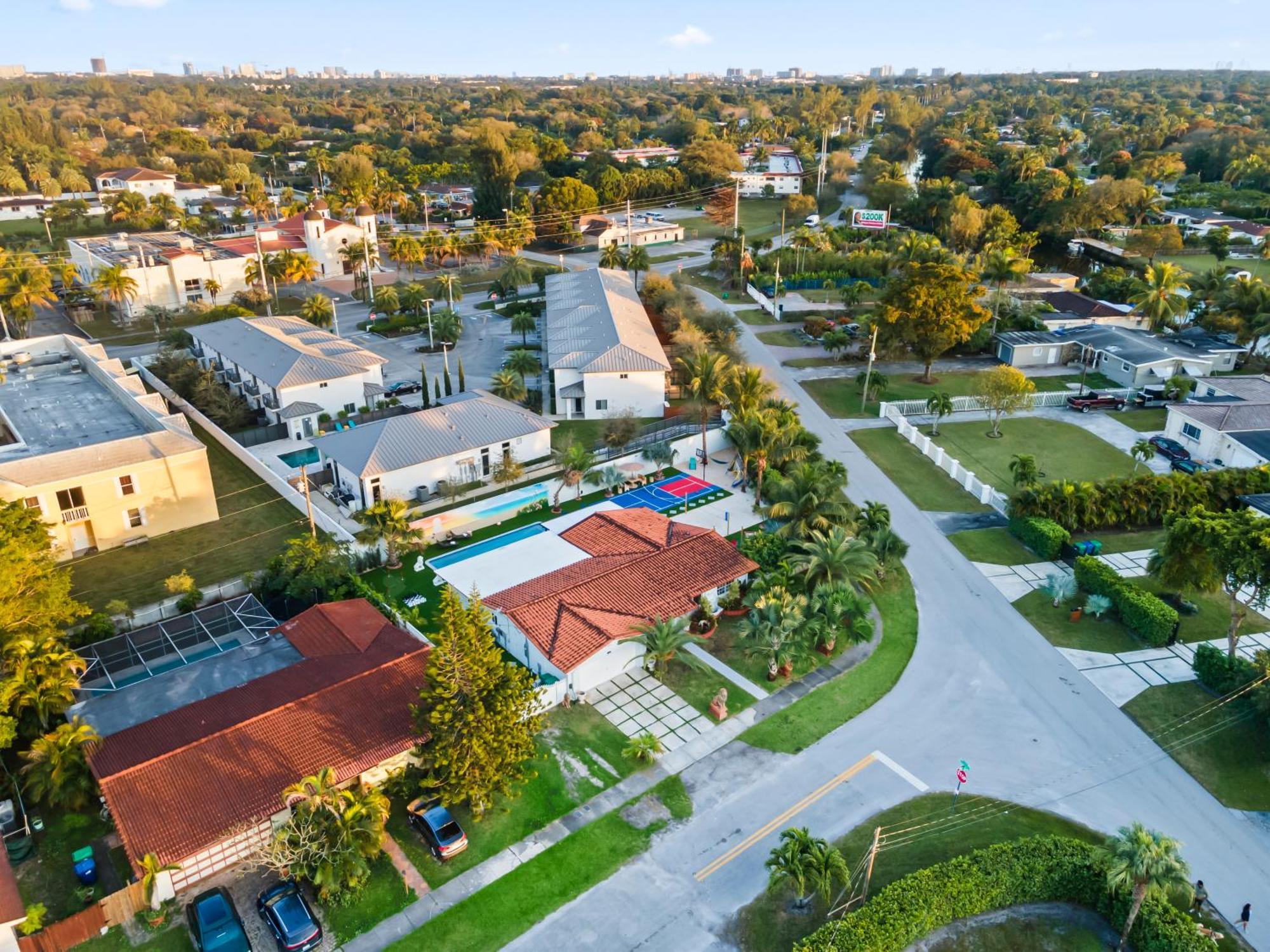 Majestic Lion 11bd Heated Pool Games Bbq Miami