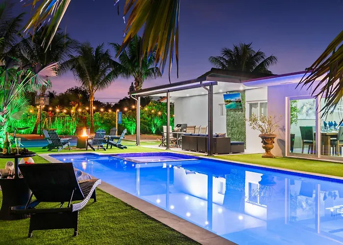 Majestic Lion Villa 11Bd Heated Pool Spa Games Bbq