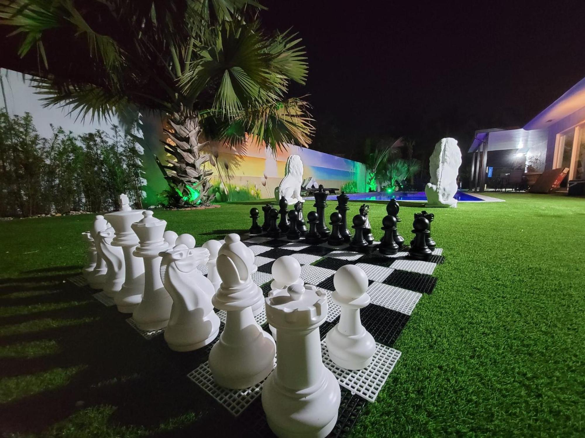 Majestic Lion 11bd Heated Pool Games Bbq *